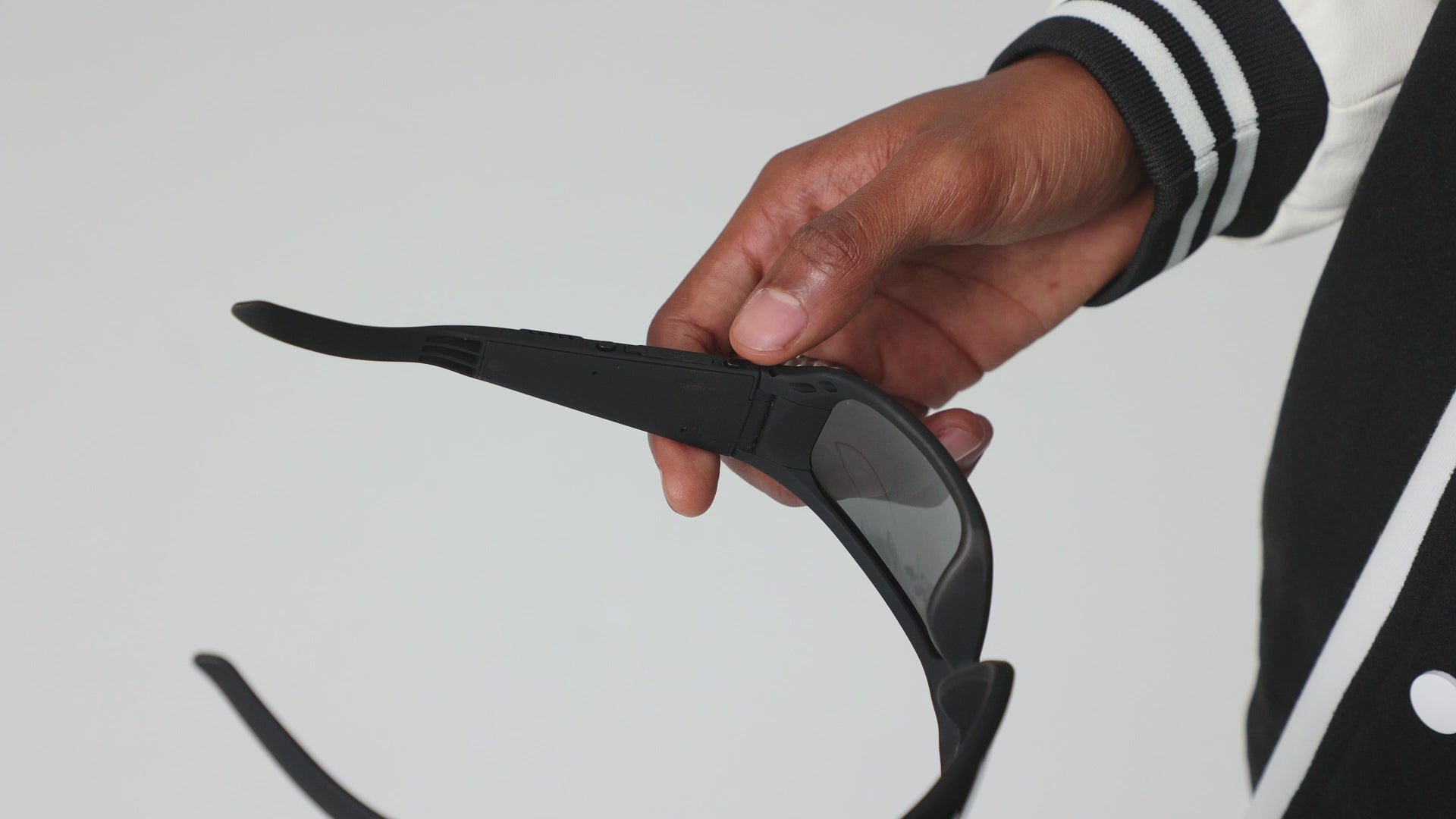 OhO Sunshine Pulse Smart Glasses Bluetooth Audio Open Ear Speaker with Black Polarized Lens