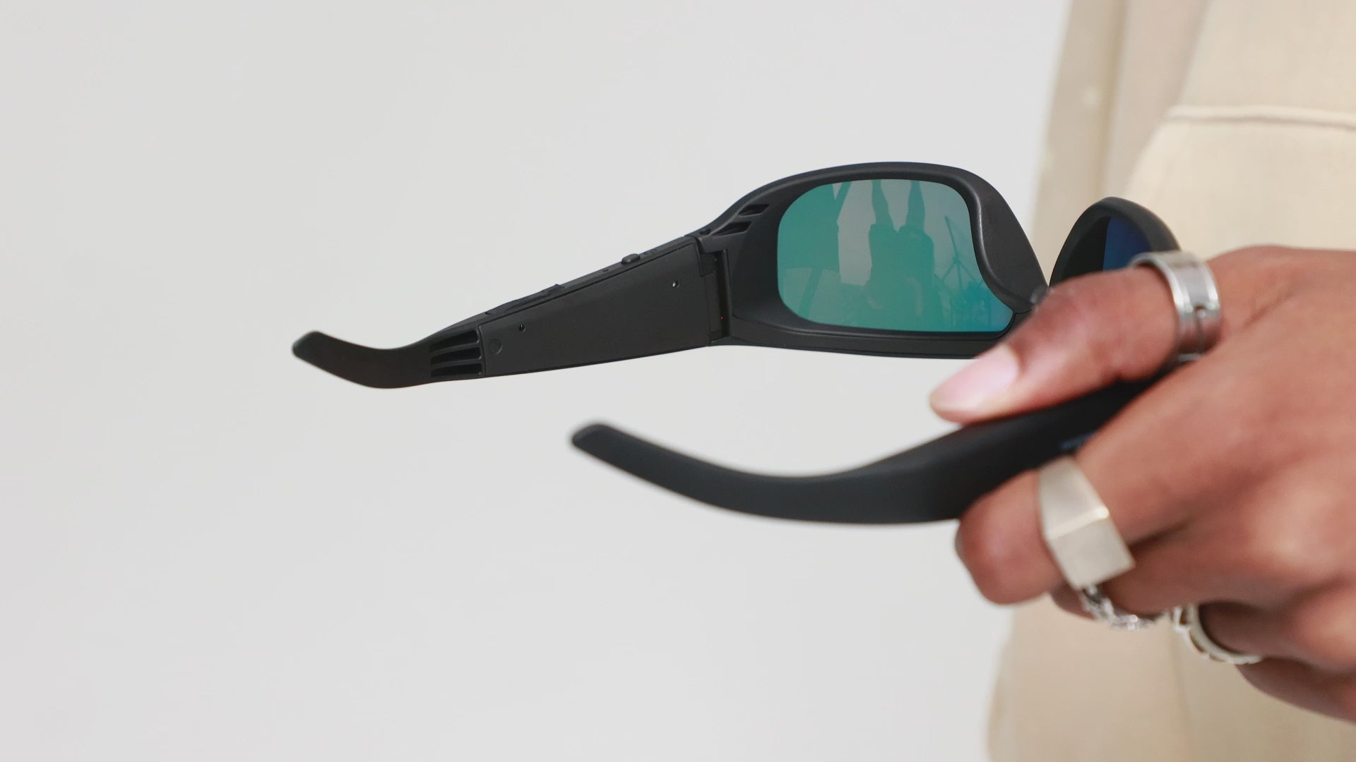 OhO Sunshine Vidsoul Camera Sunglasses Full HD 1080p Video Recording and Photo Taking 32GB