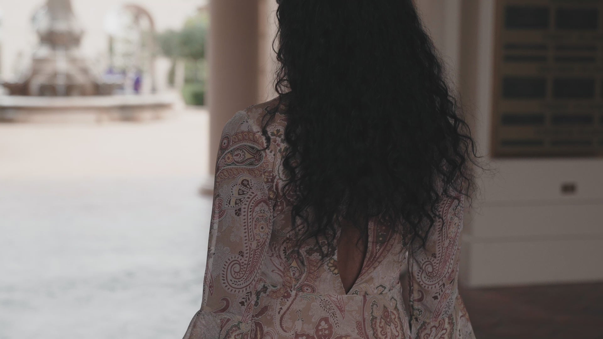 Carica il video: 